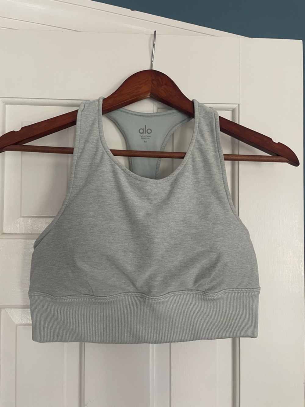 ALO Yoga Women's Light Gray-Blue High-Neck Racerback Sports Bra